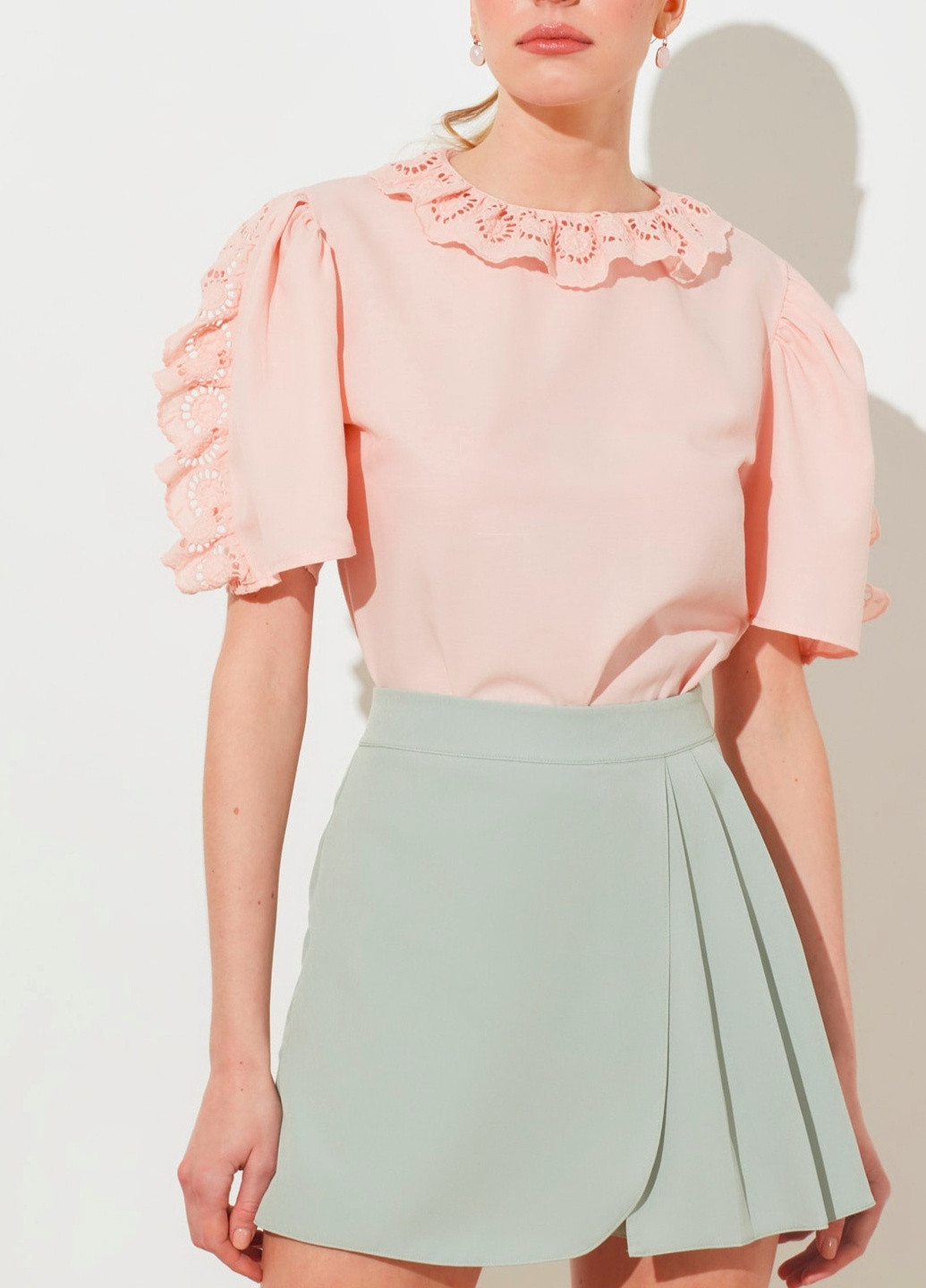 Пудровая блуза AMORI