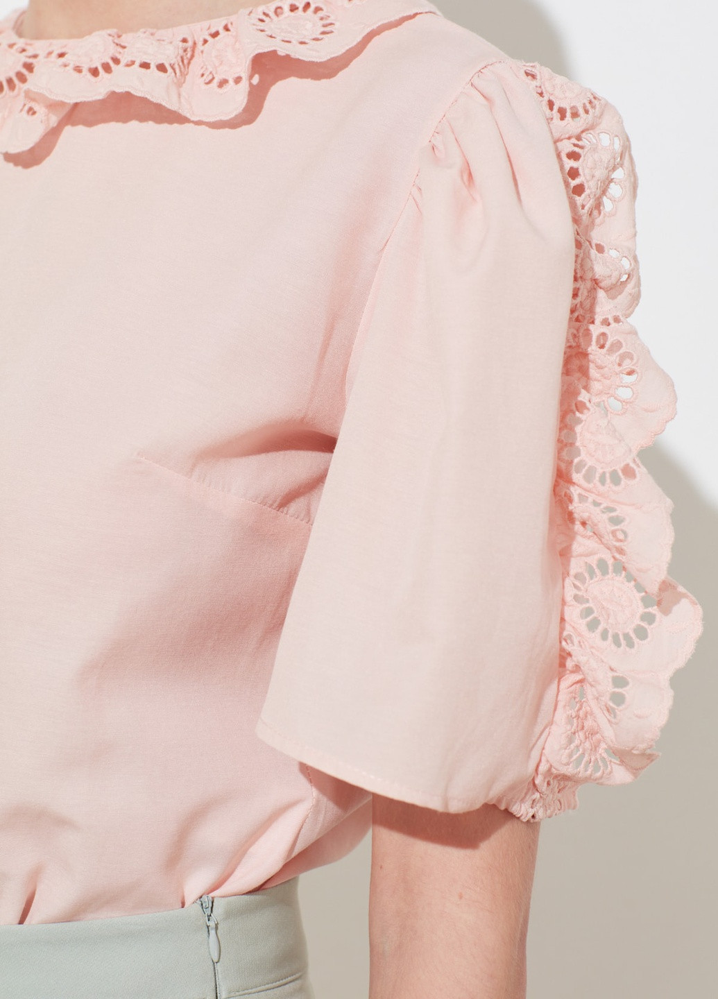 Пудровая блуза AMORI