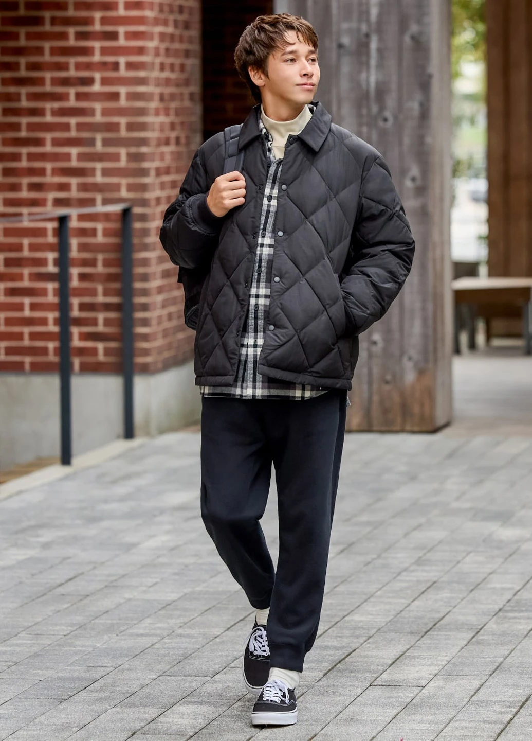 Чорна демісезонна куртка Uniqlo