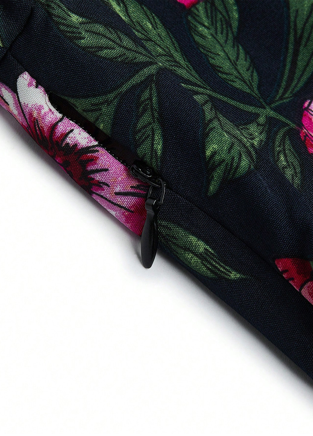 Чорна кежуал сукня з спідницею-сонце, в стилі армпір SHEIN з квітковим принтом