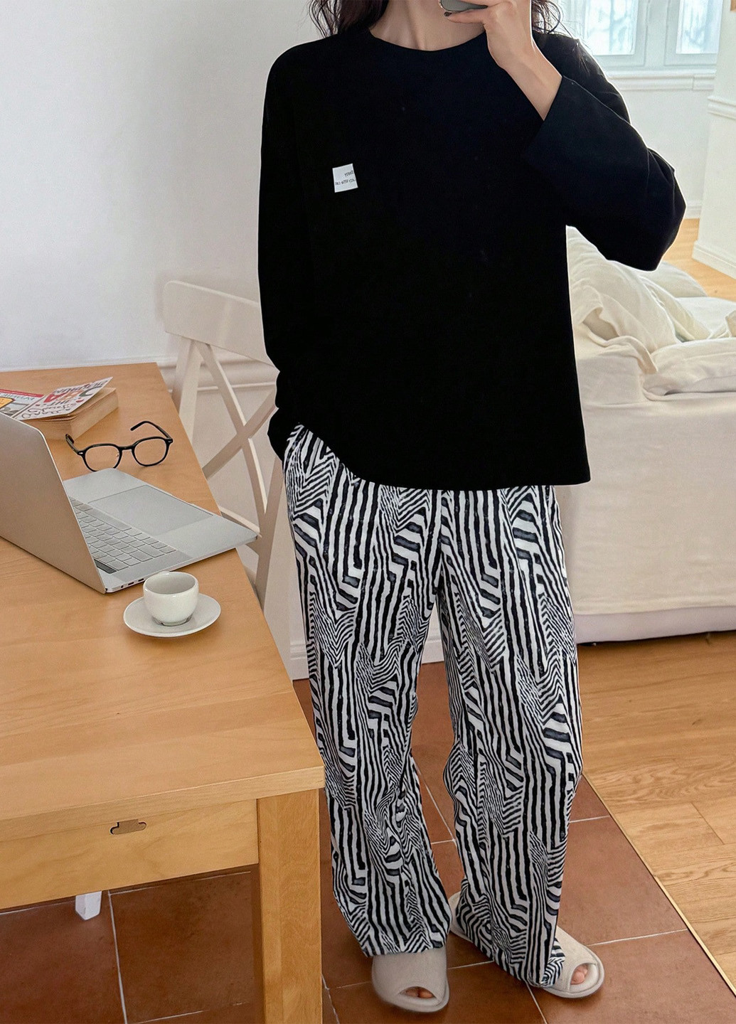 Чорна всесезон піжама (лонгслів, штани) лонгслів + брюки SHEIN