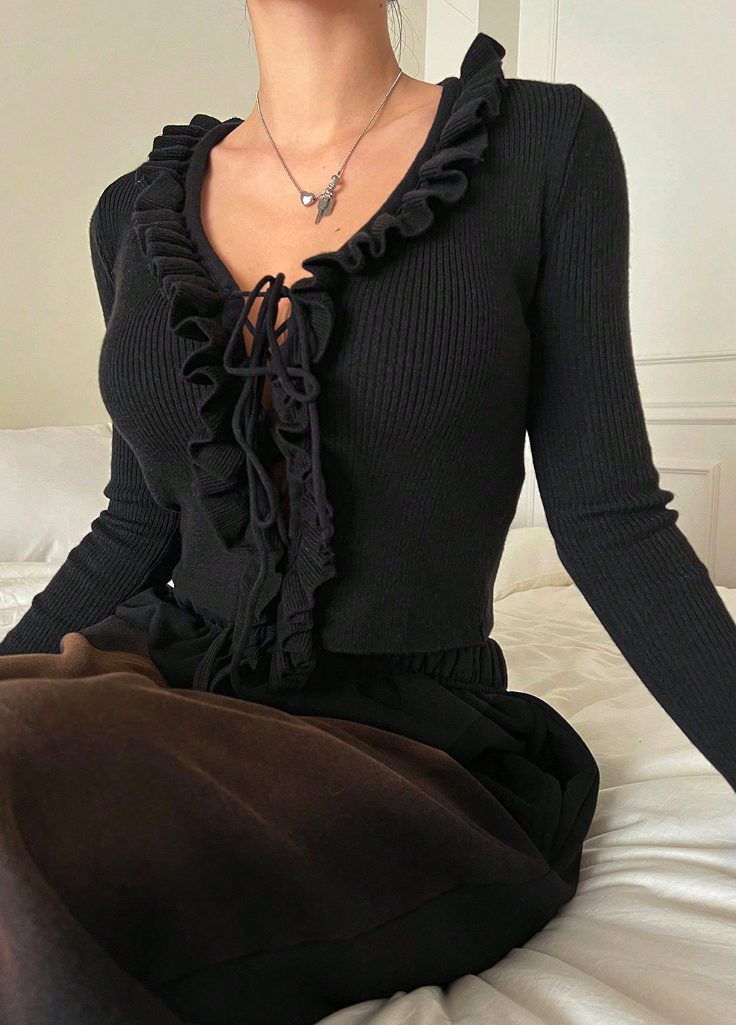 Черный демисезонный свитер SHEIN