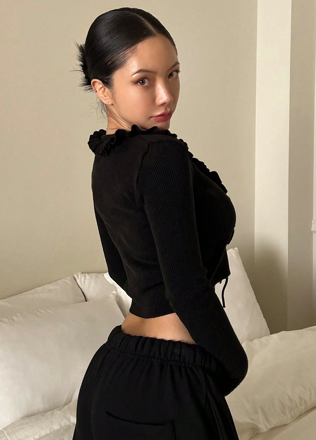 Черный демисезонный свитер SHEIN