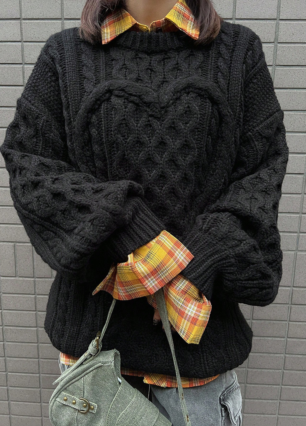 Черный зимний свитер джемпер SHEIN