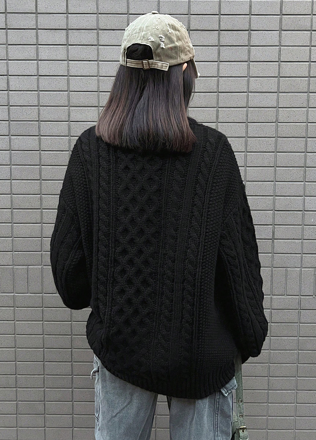 Черный зимний свитер джемпер SHEIN