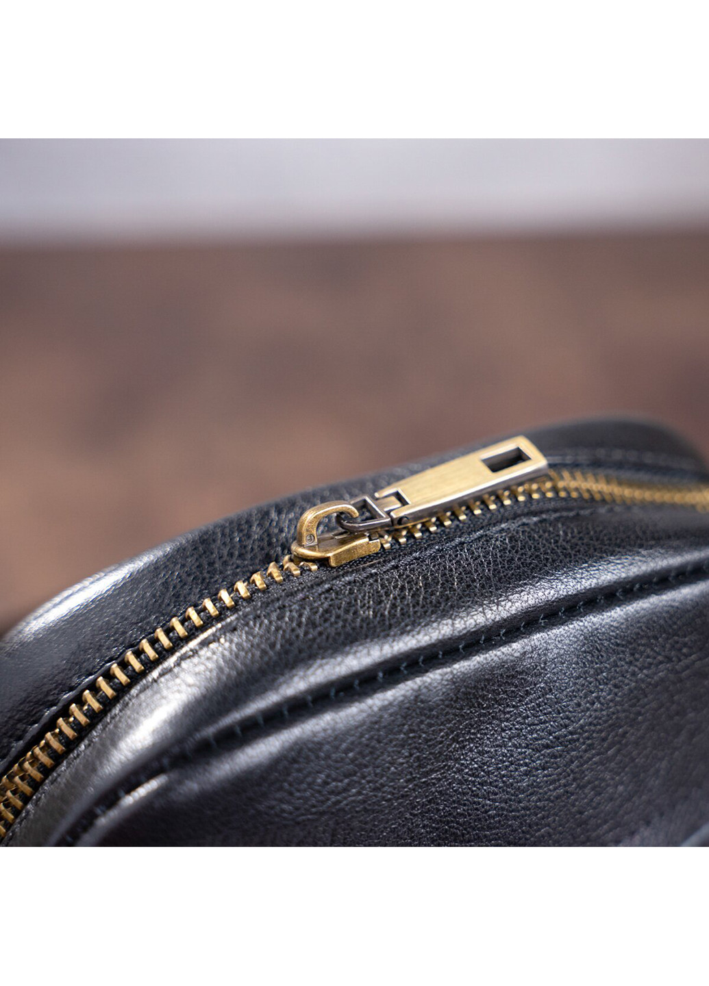 Чоловіча шкіряна сумка 20х14,5х4 см Shvigel (229459412)