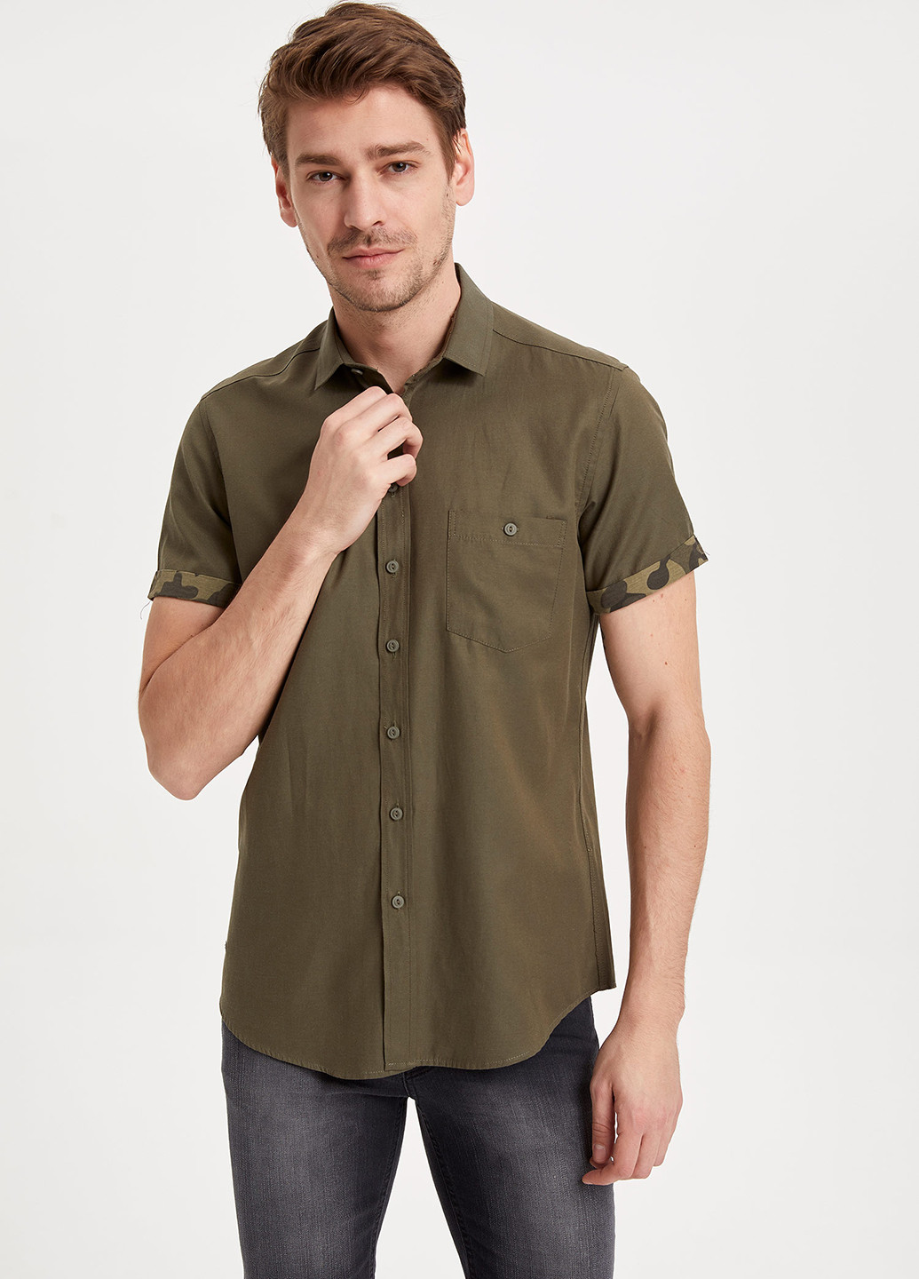 Оливковковая (хаки) кэжуал рубашка DeFacto с коротким рукавом