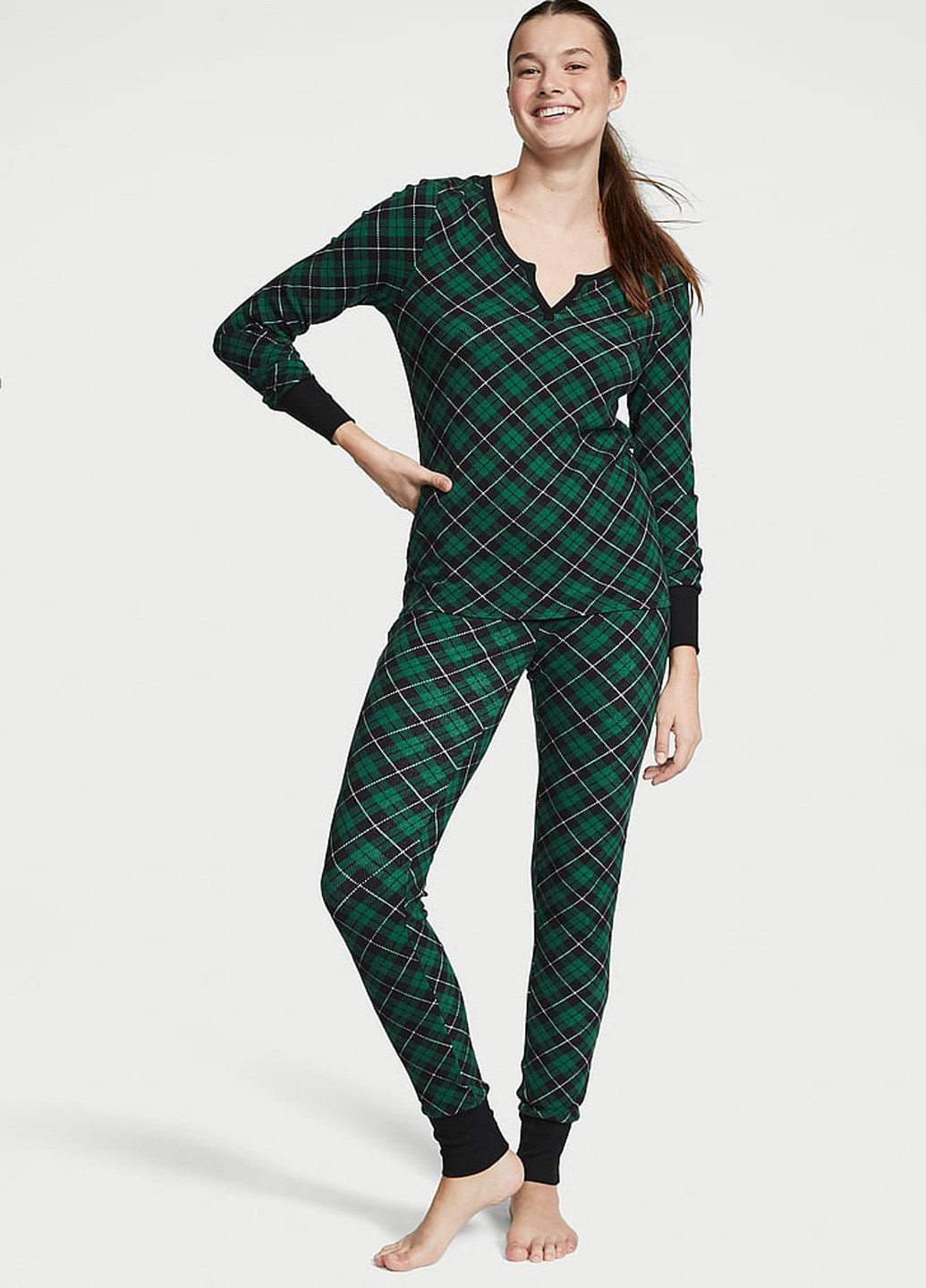 Зеленая всесезон пижама (лонгслив, брюки) лонгслив + брюки Victoria's Secret