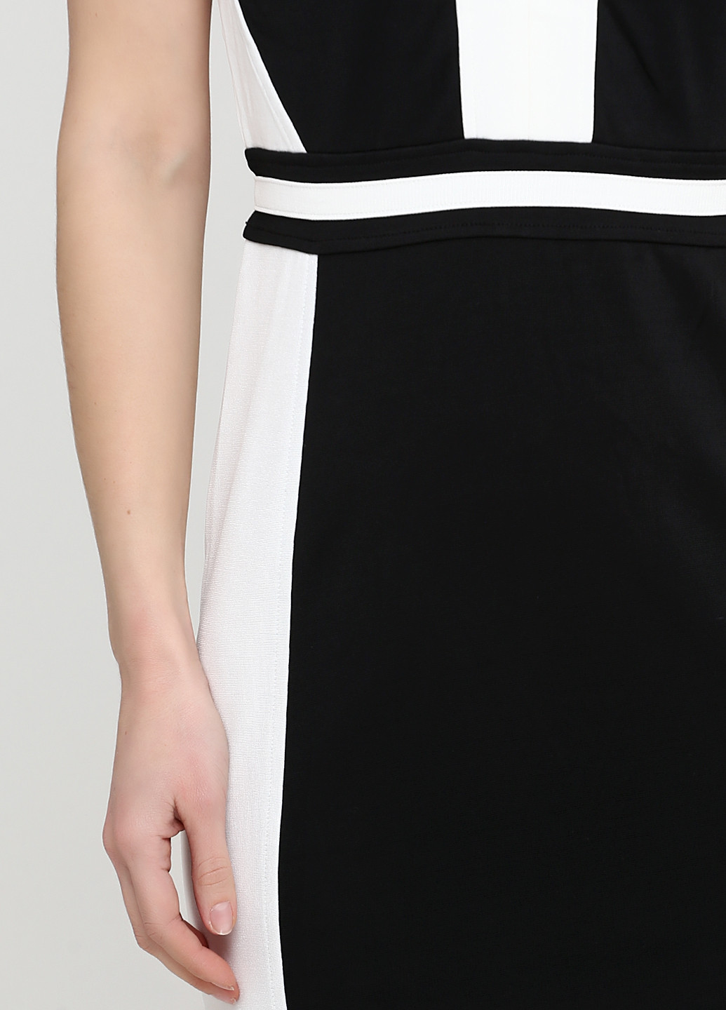 Черно-белое деловое платье футляр H&M однотонное