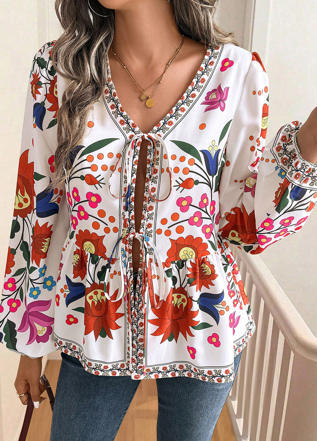 Белая блуза с баской SHEIN