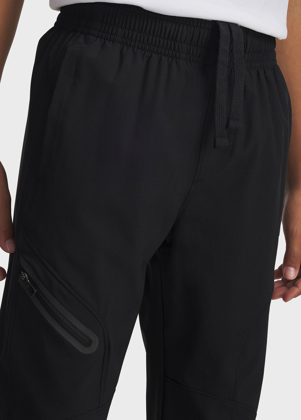 Черные спортивные демисезонные брюки джоггеры Under Armour