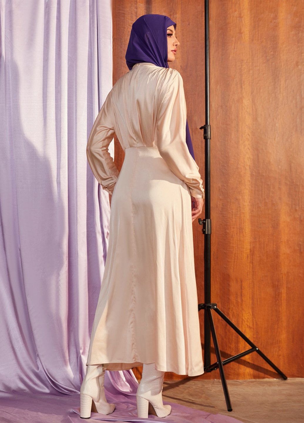 Кремовое кэжуал платье клеш SHEIN однотонное