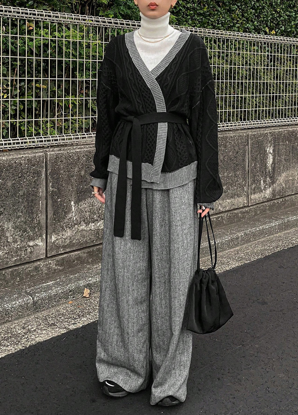 Черный демисезонный кардиган SHEIN