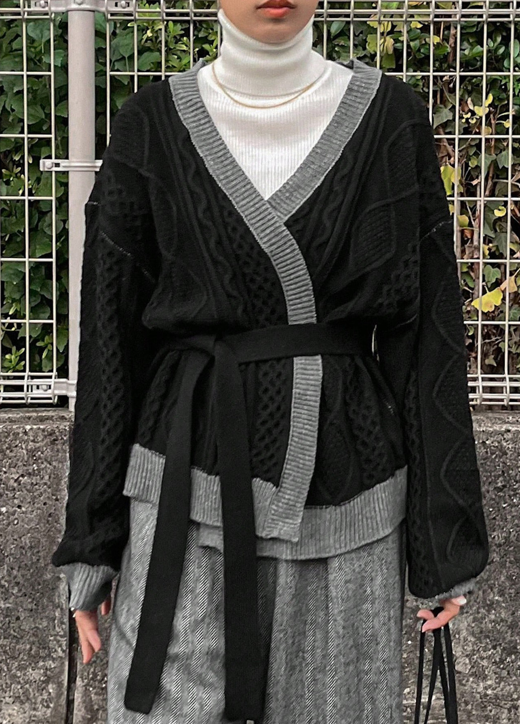 Черный демисезонный кардиган SHEIN