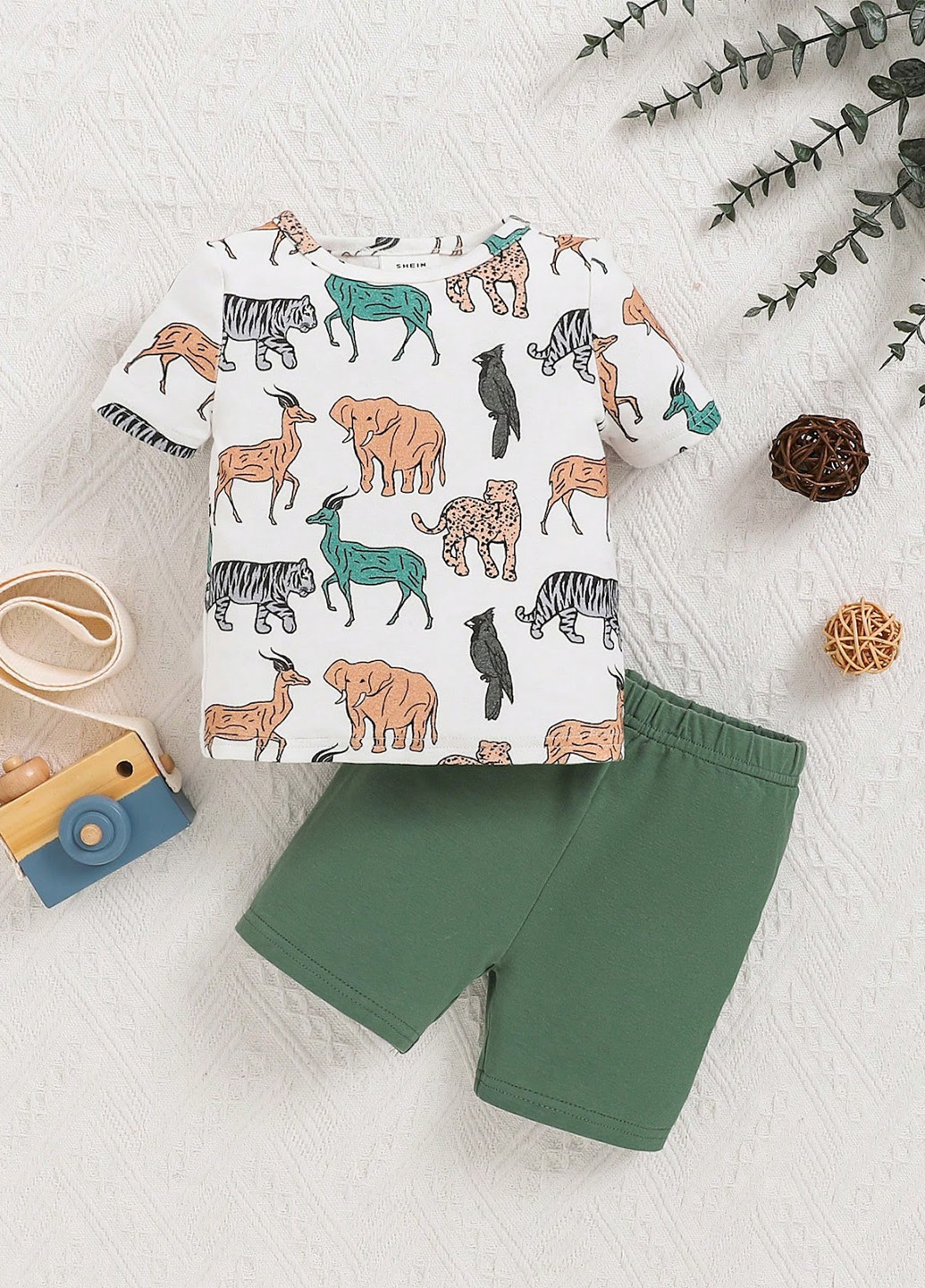 Комбінована всесезон піжама (футболка, шорти) футболка + шорти SHEIN