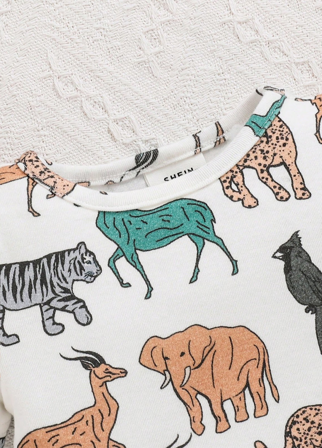 Комбінована всесезон піжама (футболка, шорти) футболка + шорти SHEIN