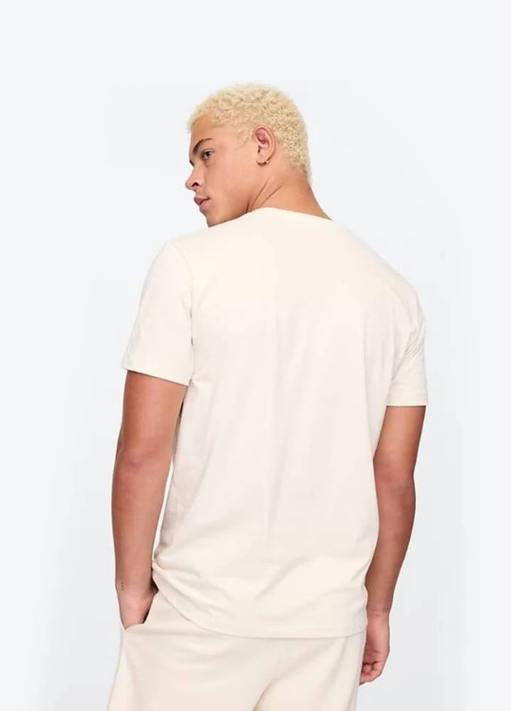 Молочна футболка Gap