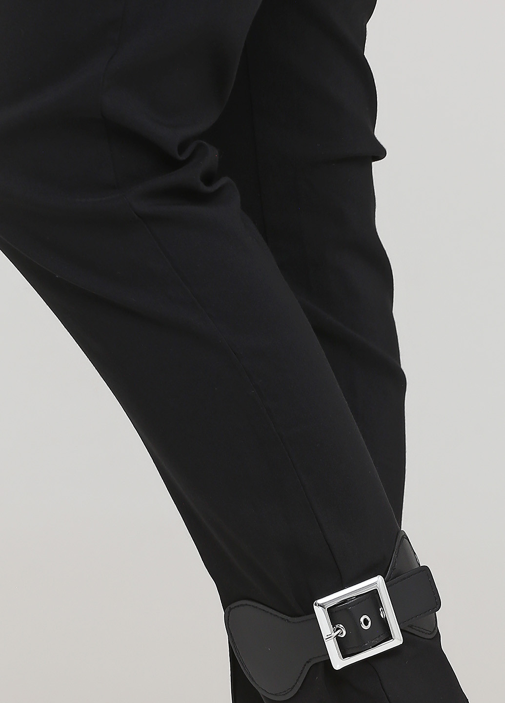 Черные кэжуал демисезонные зауженные брюки Mocca