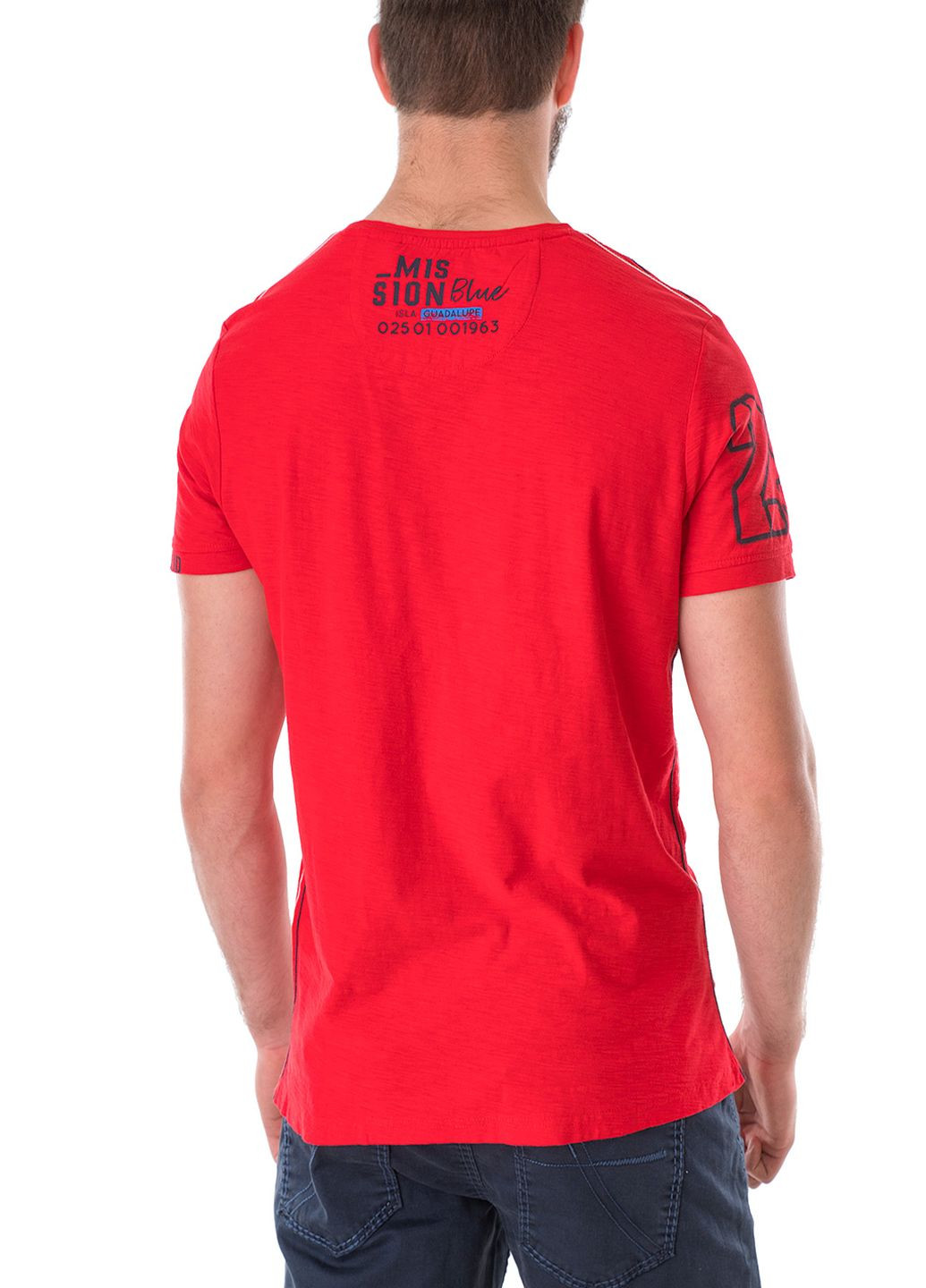 Красная футболка Camp David