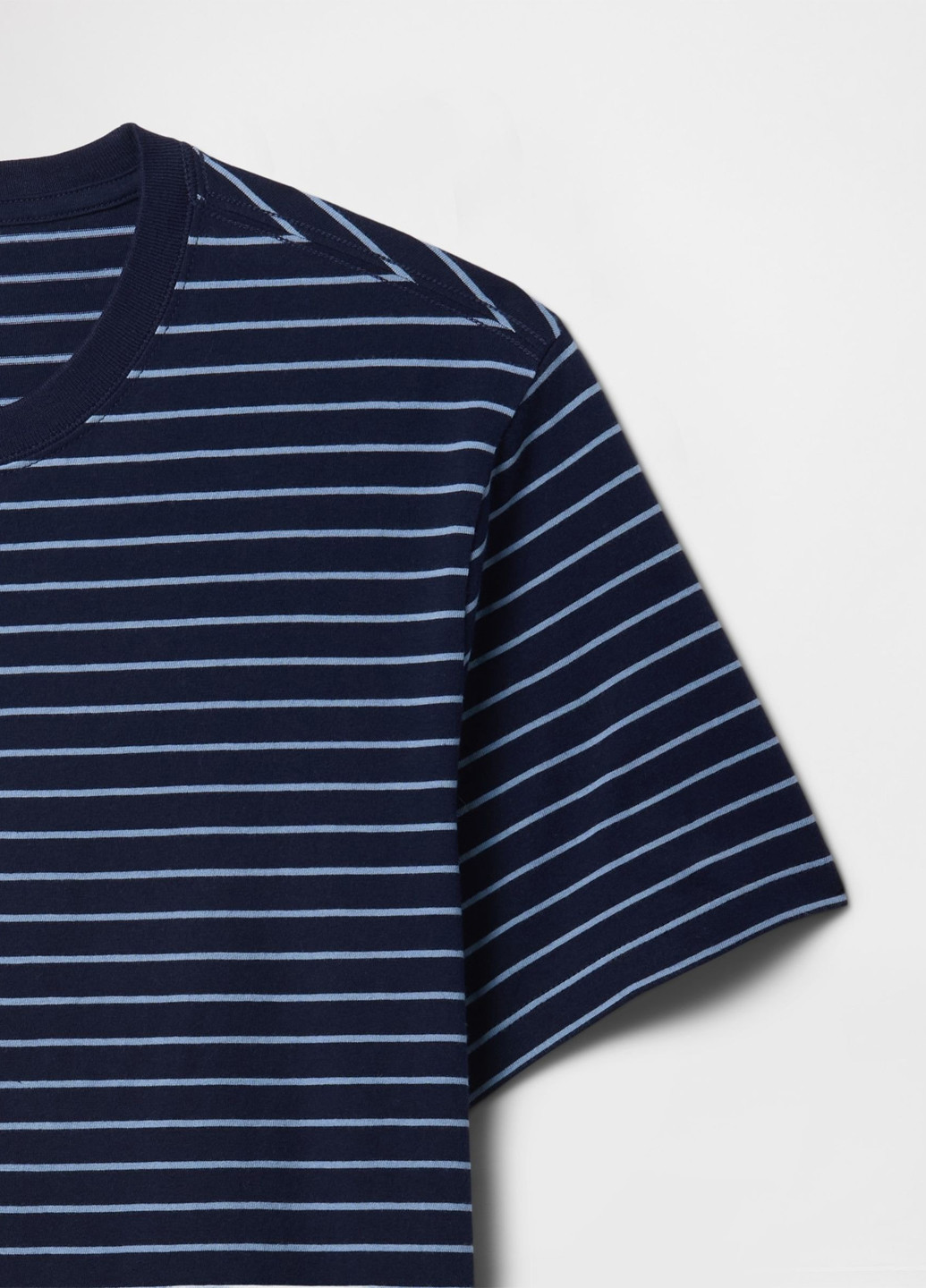 Темно-синя футболка Gap