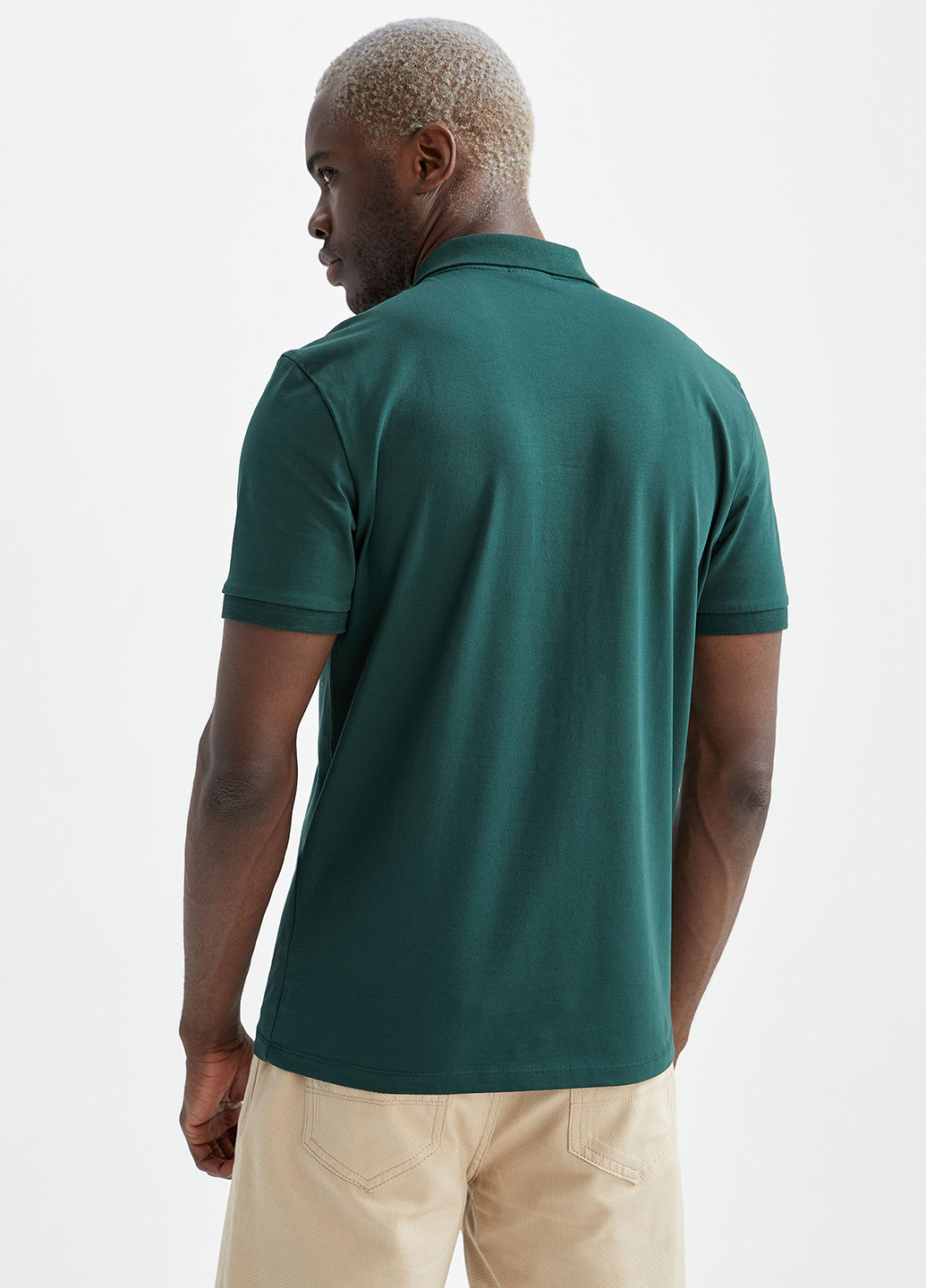 Темно-зеленая футболка-поло для мужчин DeFacto