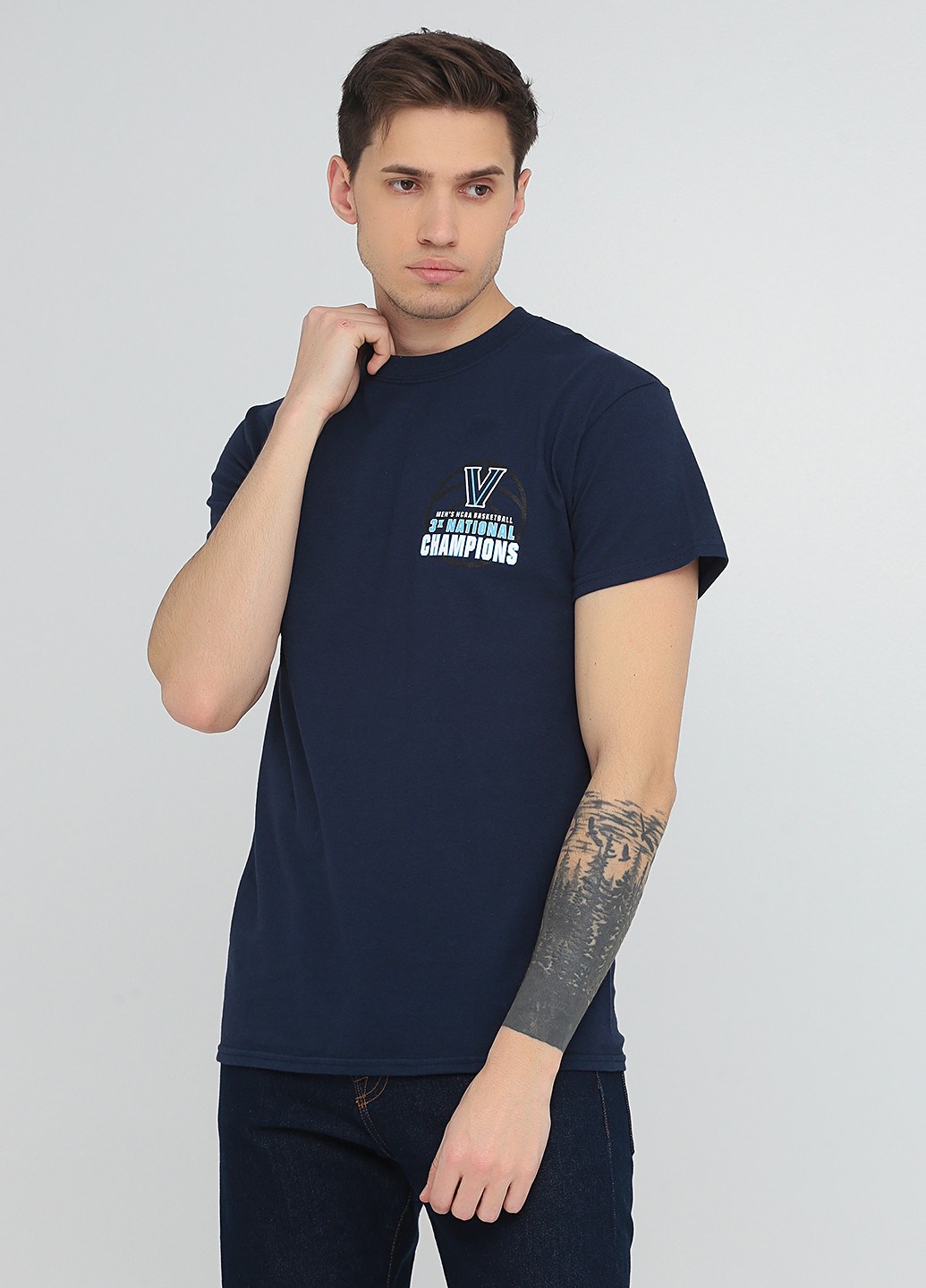 Темно-синяя футболка Gildan