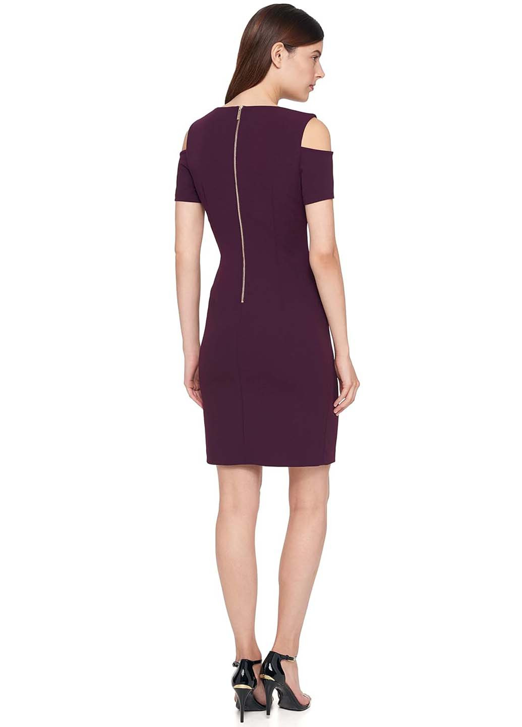 Темно-фиолетовое кэжуал платье с открытыми плечами Tommy Hilfiger однотонное