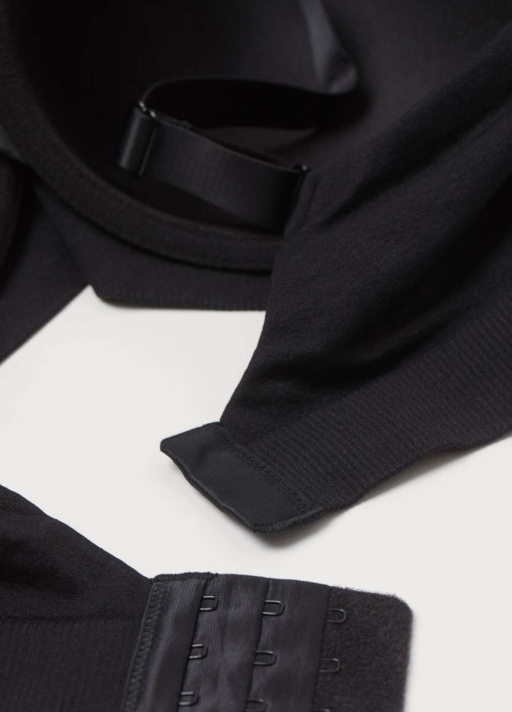 Чёрный бюстгальтер H&M с косточками полиамид