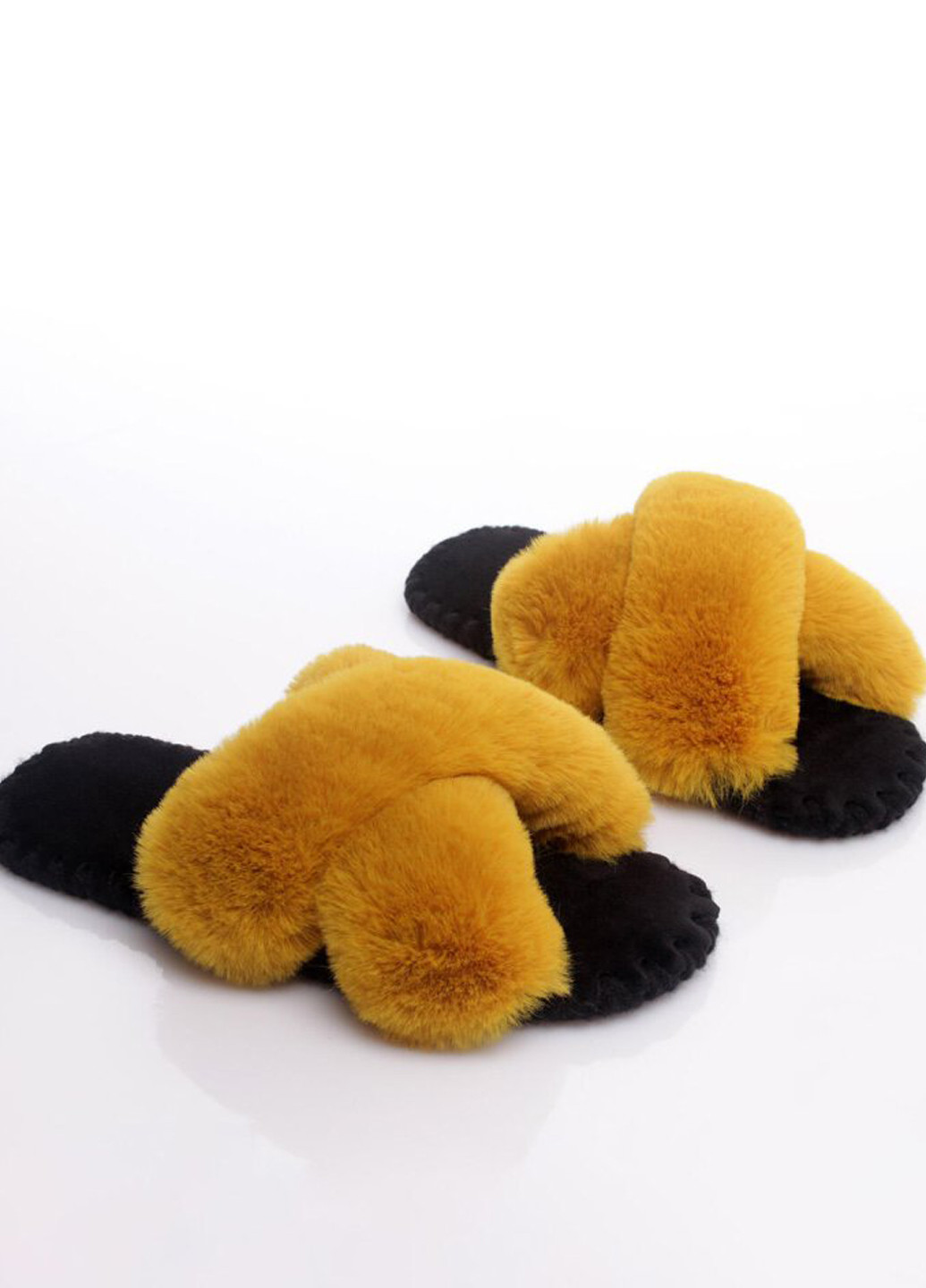 Горчичные тапочки Family Story с мехом