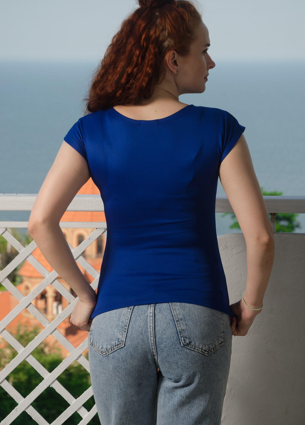 Синя літня базова футболка з високоеластичної тканини. INNOE Блуза