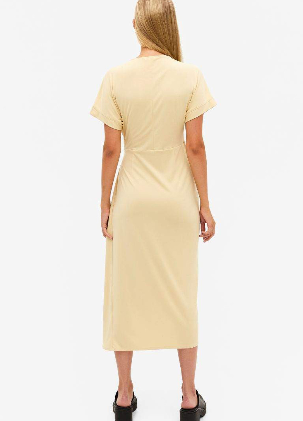 Світло-жовтий кежуал сукня на запах Monki однотонна