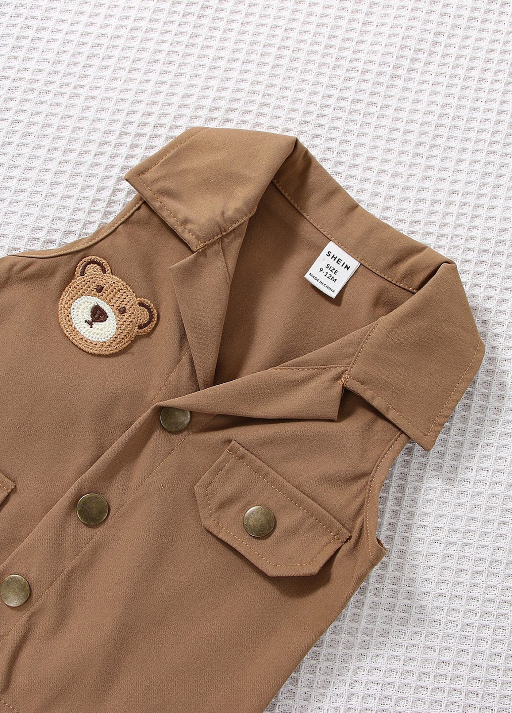 Комбинированный летний костюм (жилет, футболка, шорты) с шортами SHEIN