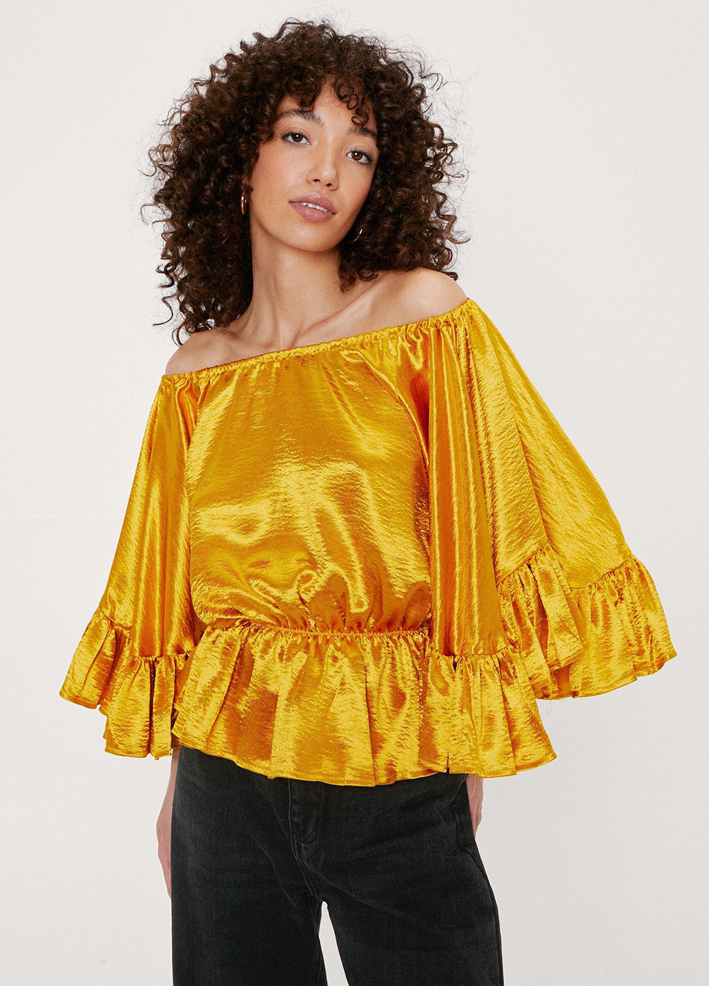 Золотая летняя блуза с баской Nasty Gal