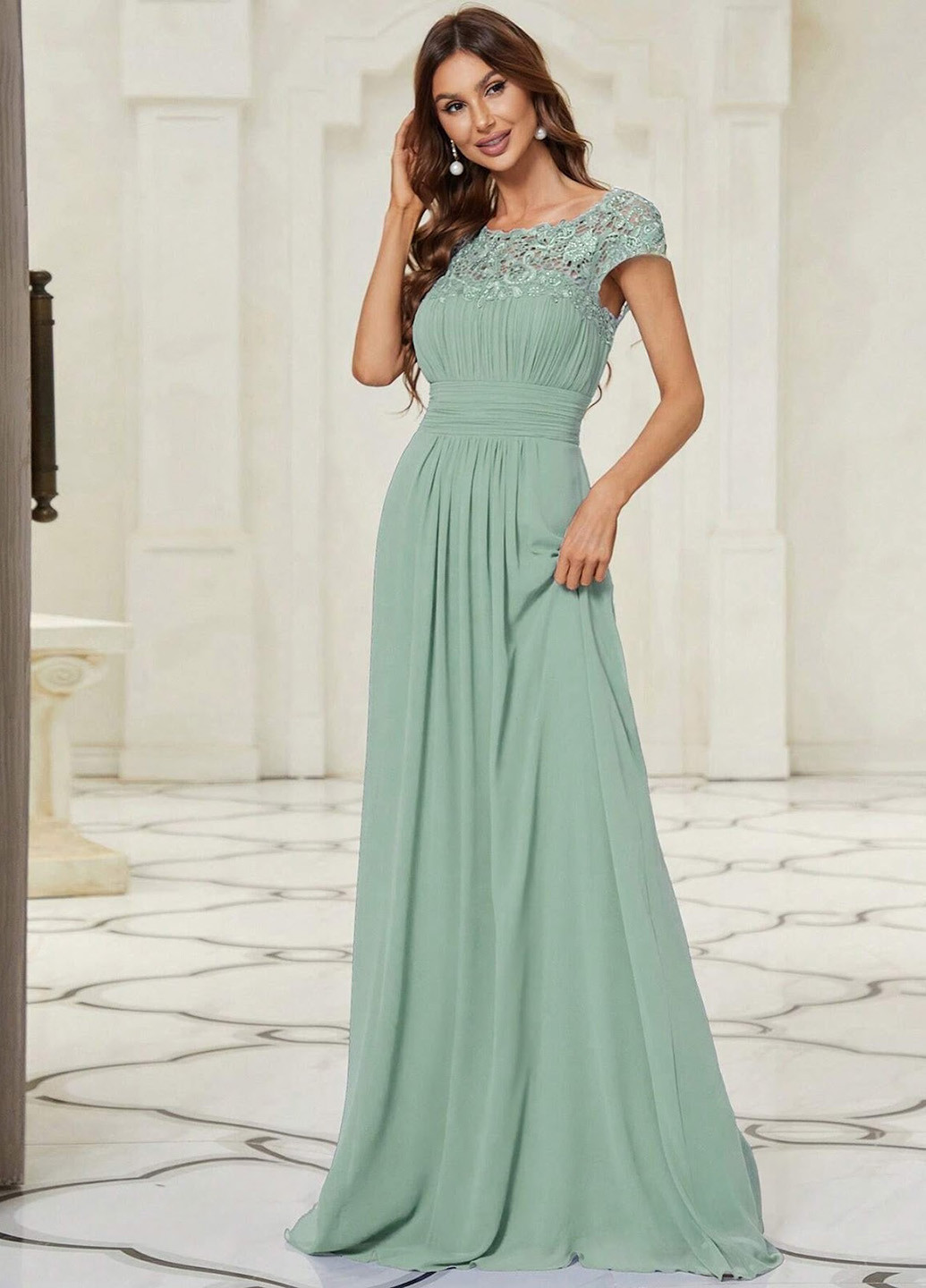 Светло-зеленое вечернее платье с открытой спиной SHEIN однотонное