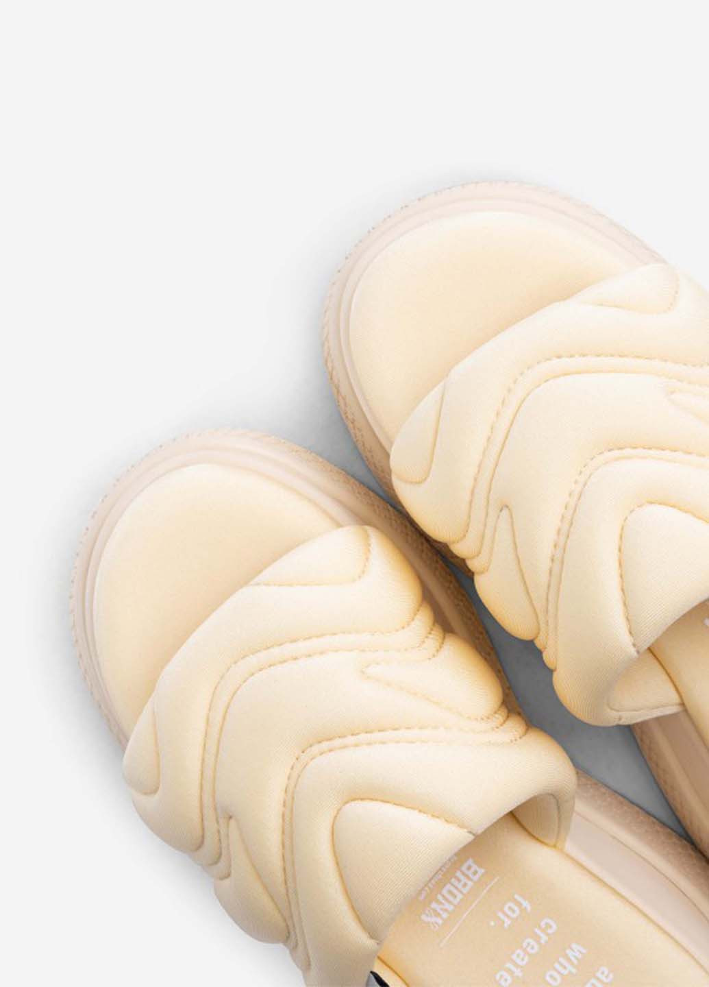 Бежевые шлепанцы Bronx