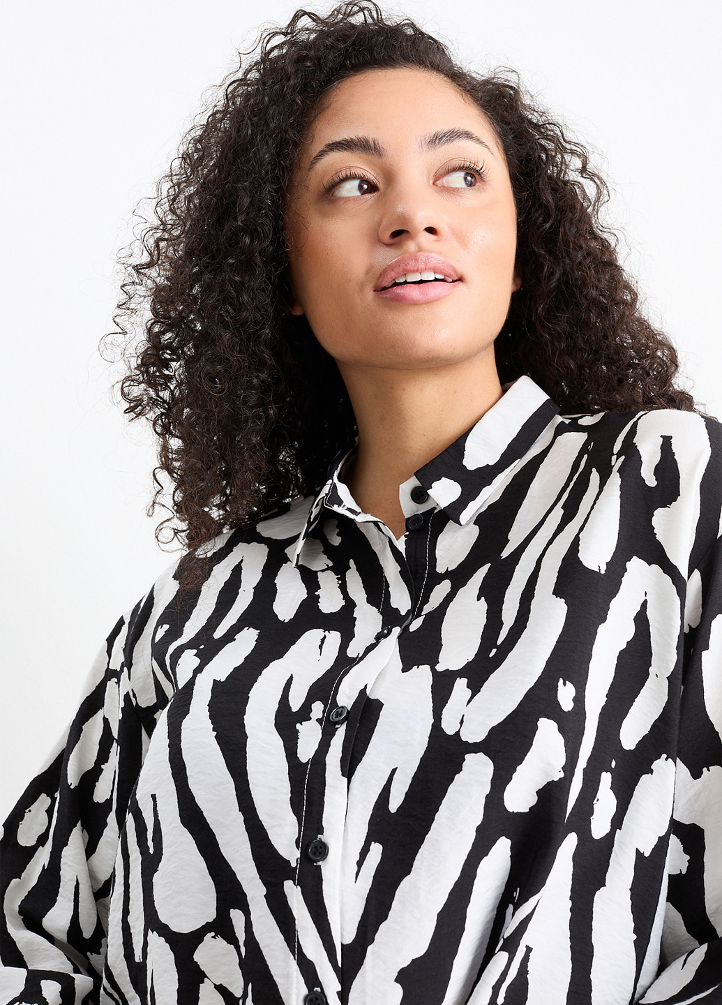 Чорно-біла блуза C&A