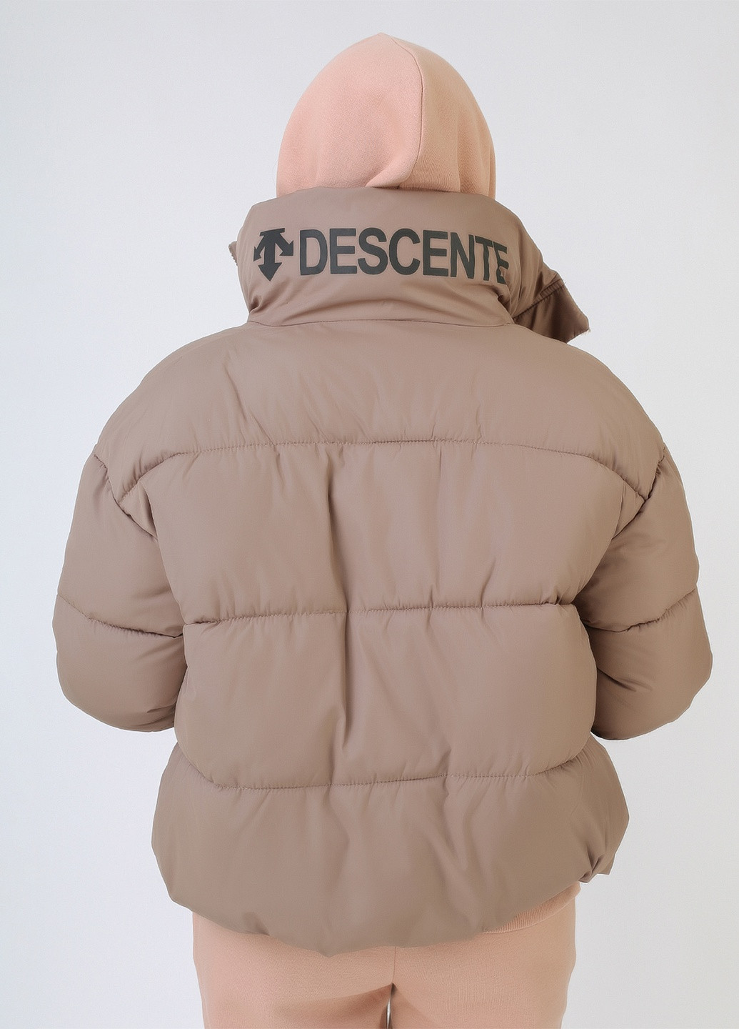 Бежевая демисезонная куртка короткая sp descente No Brand