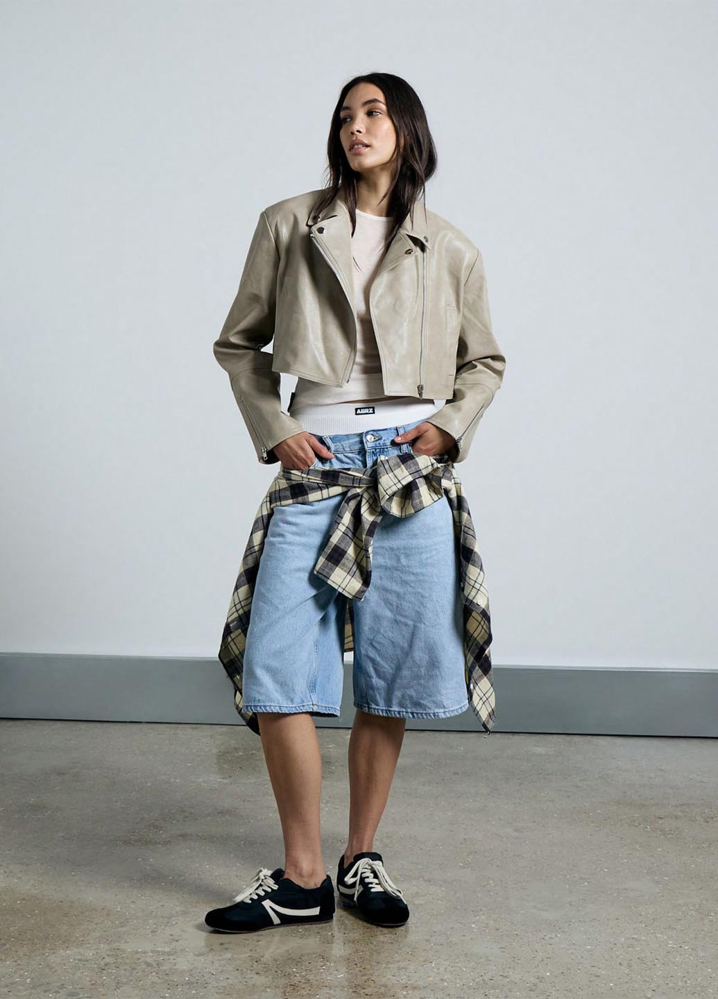 Серо-бежевая демисезонная куртка SHEIN