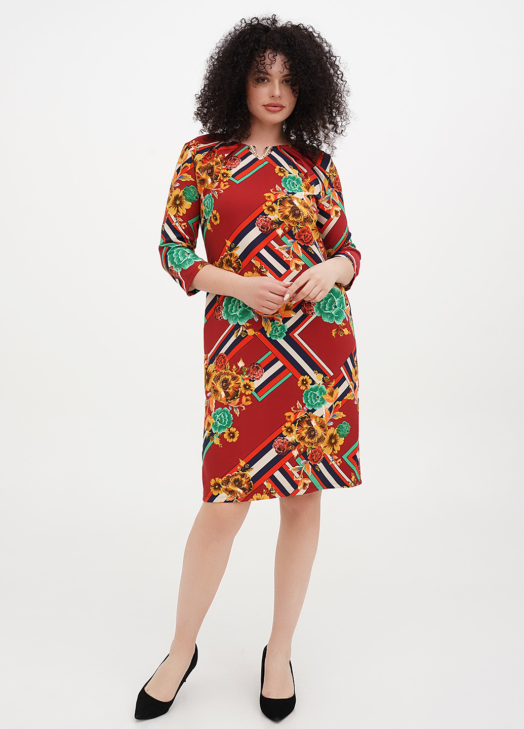 Бордовое кэжуал платье футляр Imperial с абстрактным узором