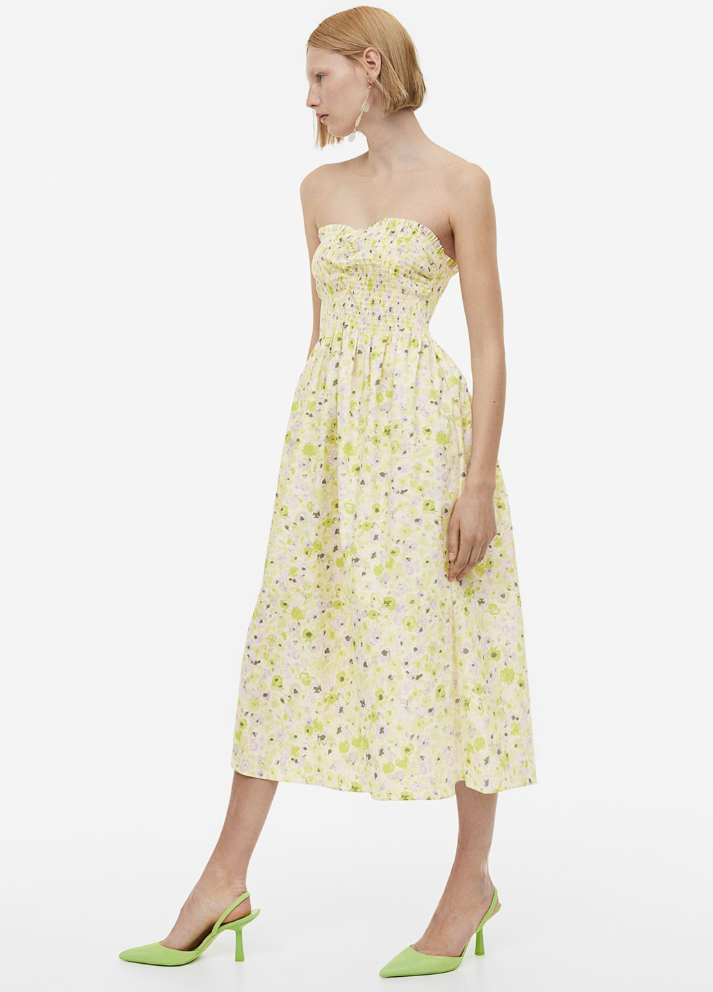 Світло-жовтий кежуал сукня з відкритими плечима H&M з квітковим принтом