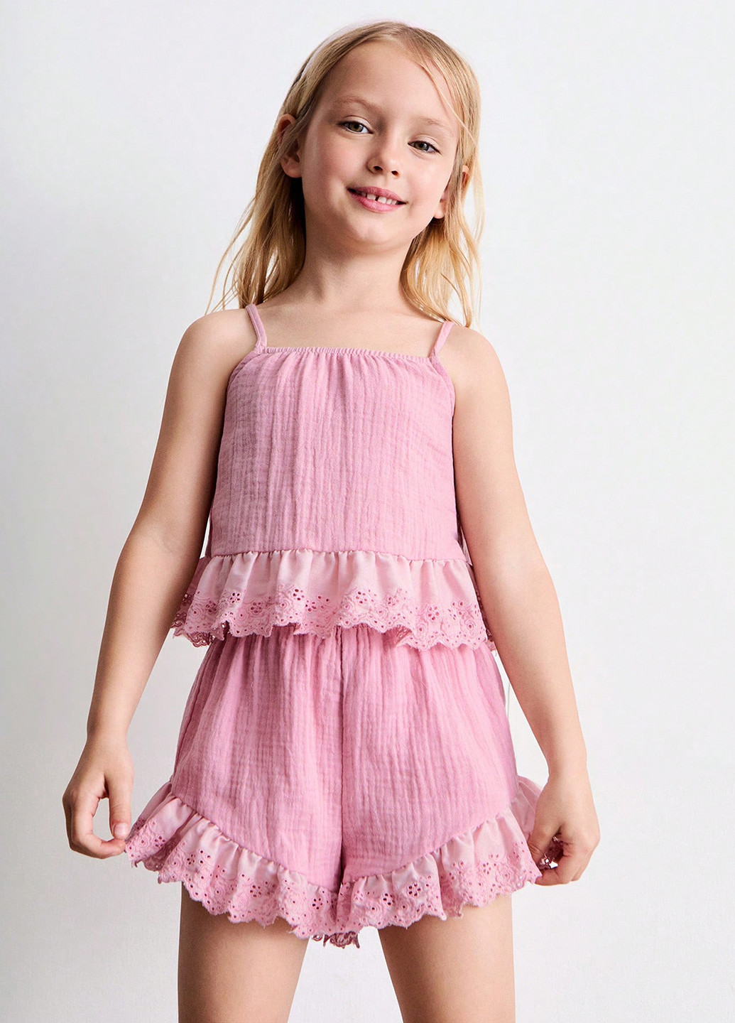 Светло-розовый летний костюм (майка, шорты) SHEIN