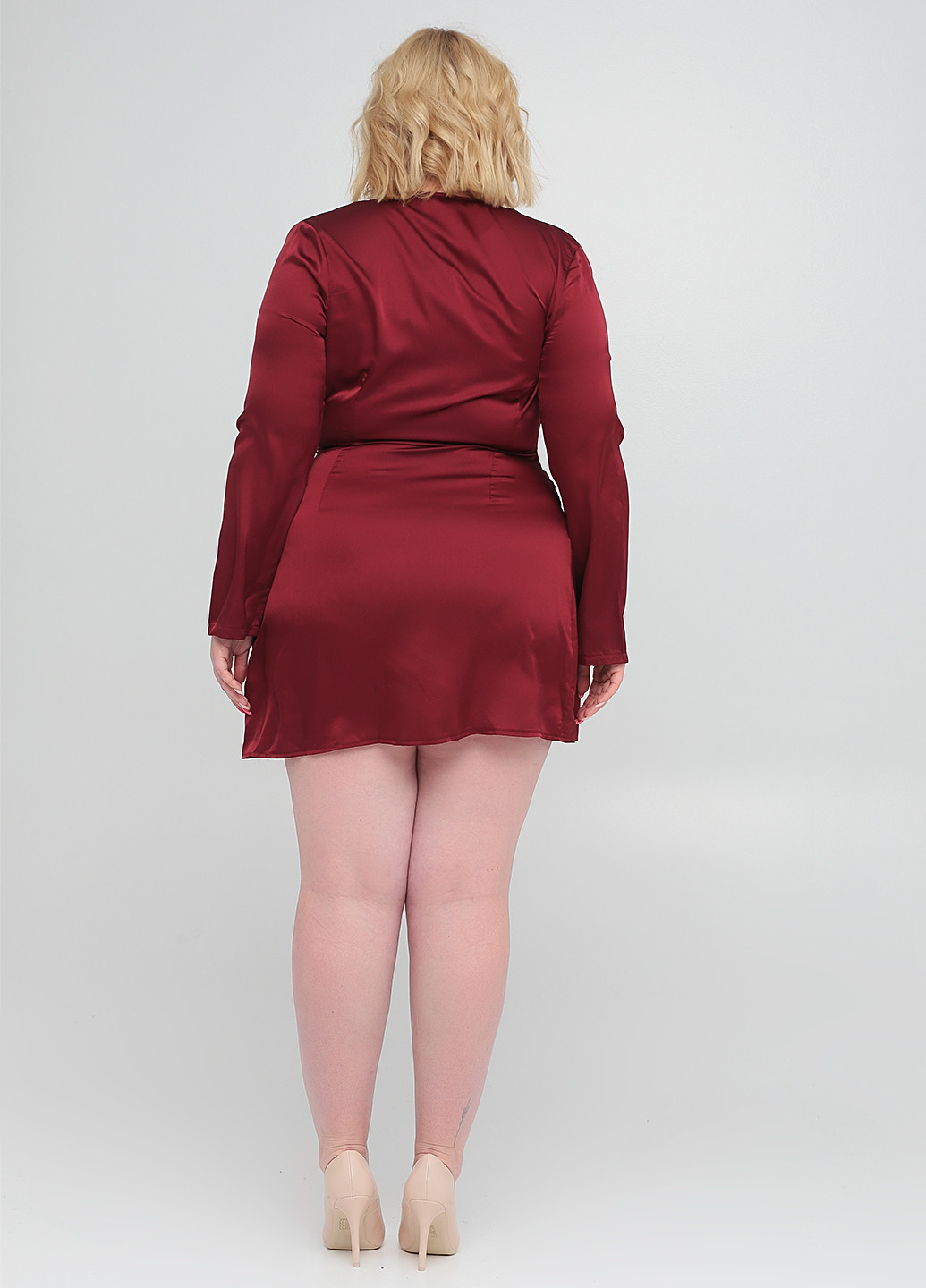 Бордова коктейльна сукня на запах PrettyLittleThing однотонна