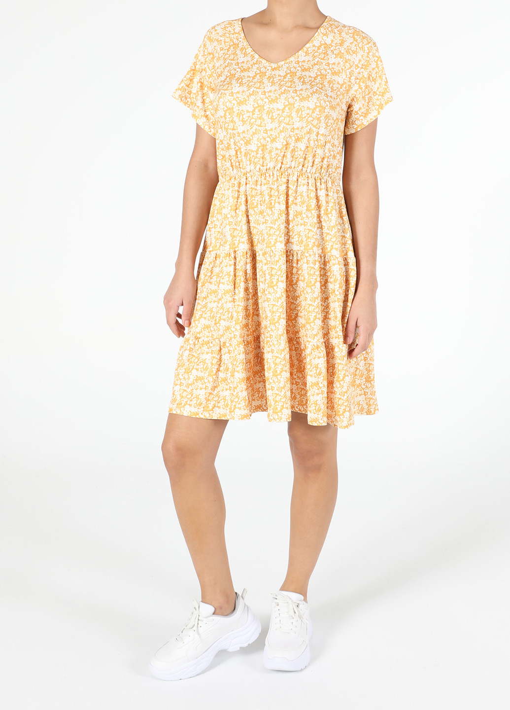 Горчичное кэжуал платье платье-футболка Colin's с цветочным принтом