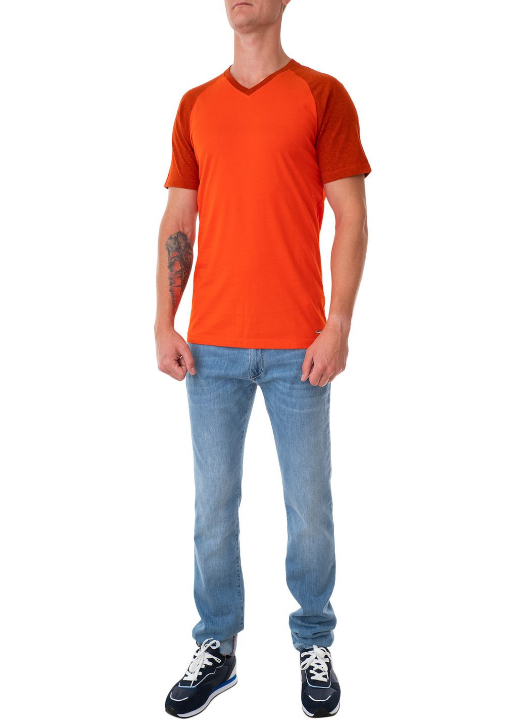 Оранжевая футболка Roy Robson