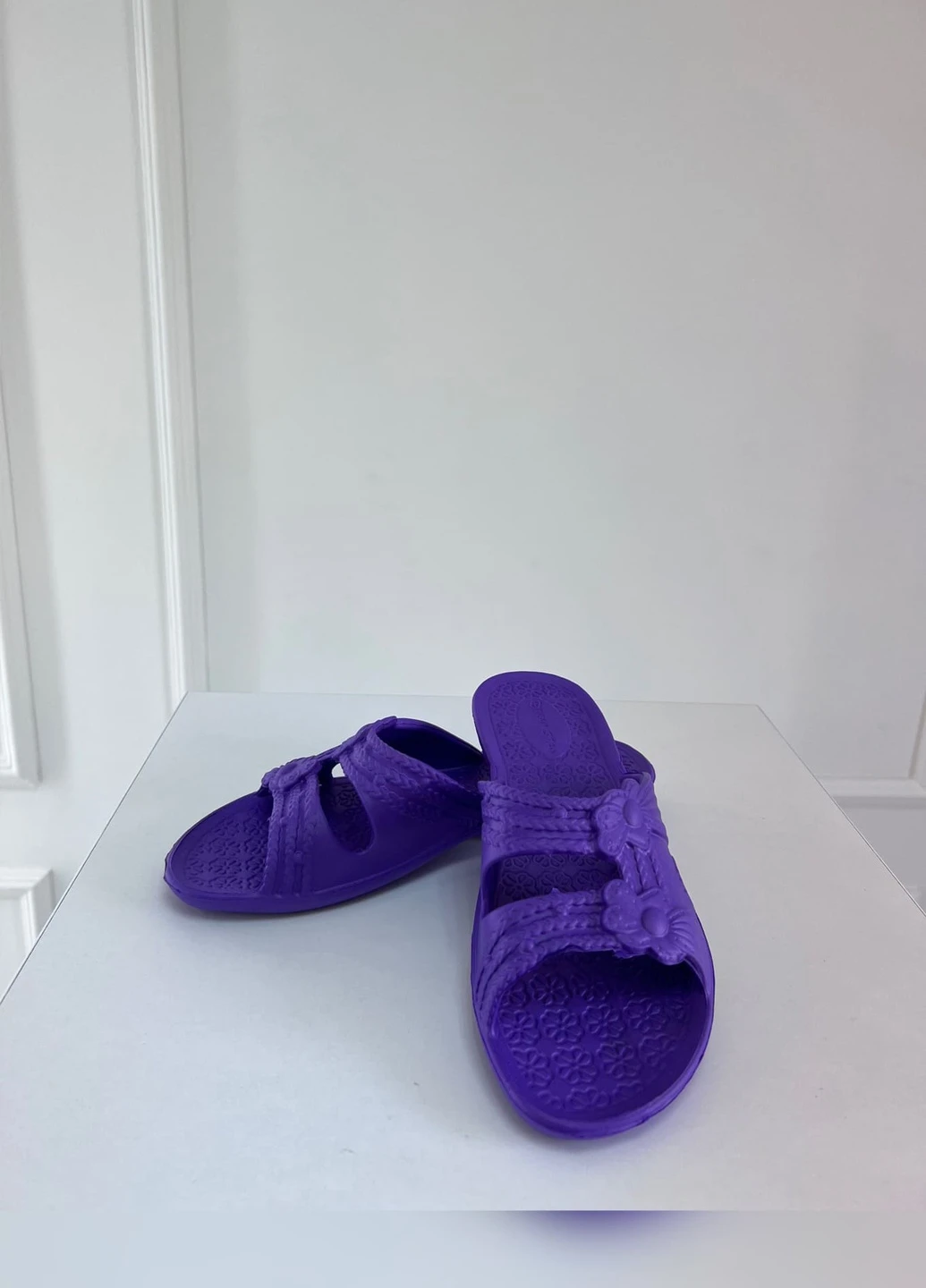 Фиолетовые шлепки Let's Shop