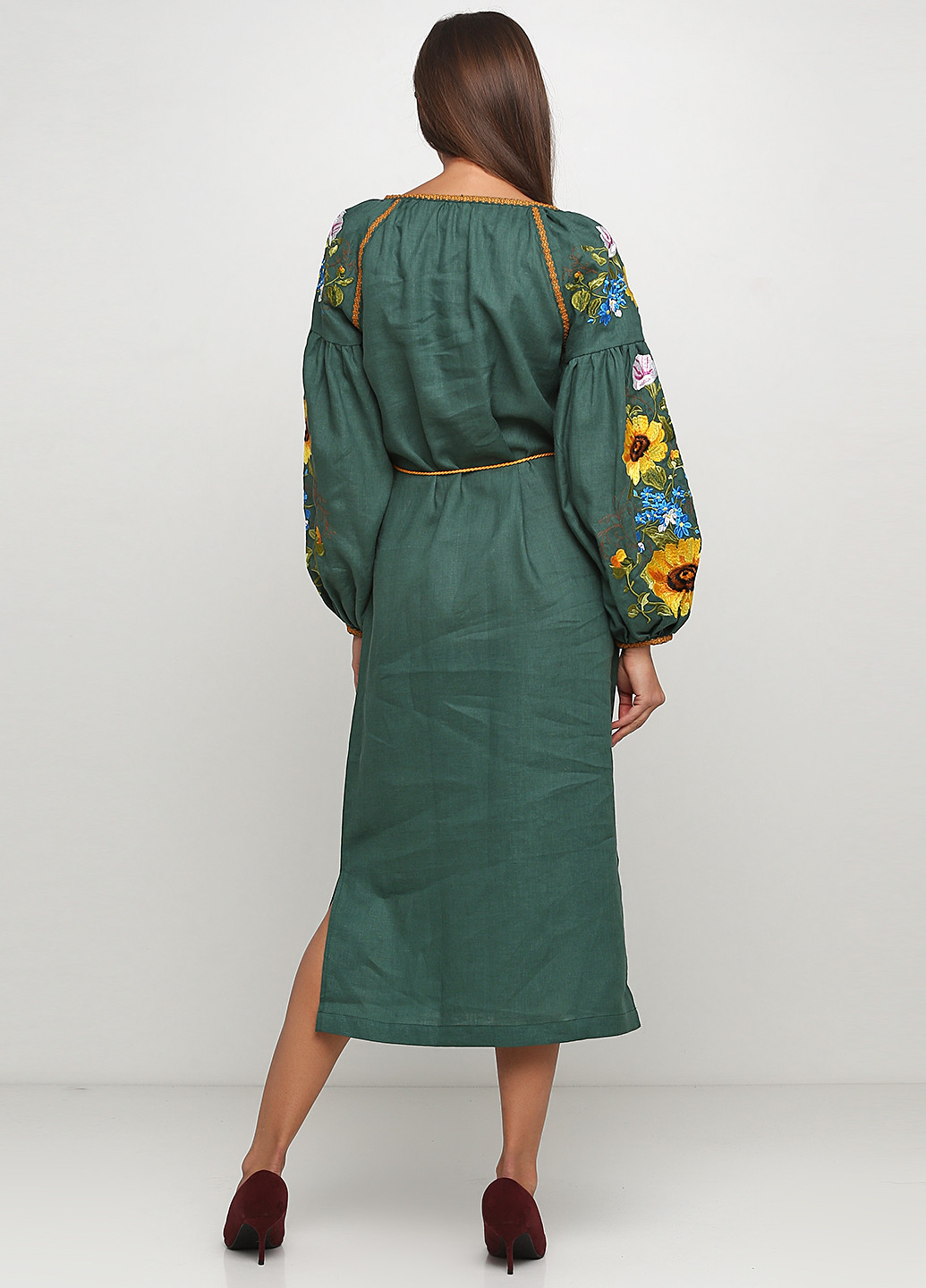 Зеленое кэжуал платье вышитое Lugin