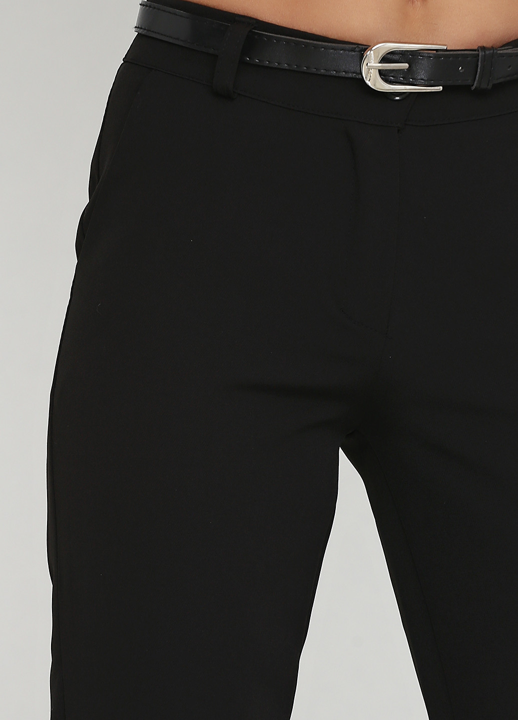 Черные кэжуал демисезонные зауженные брюки Moda