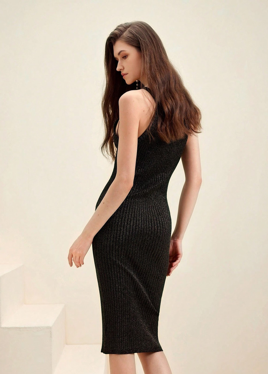 Черное кэжуал платье силуэтная SHEIN однотонное
