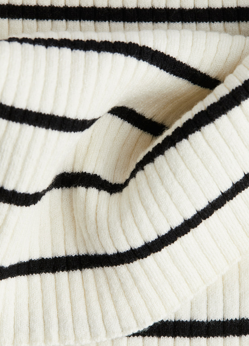 Черно-белое кэжуал платье силуэтная, с открытыми плечами H&M в полоску