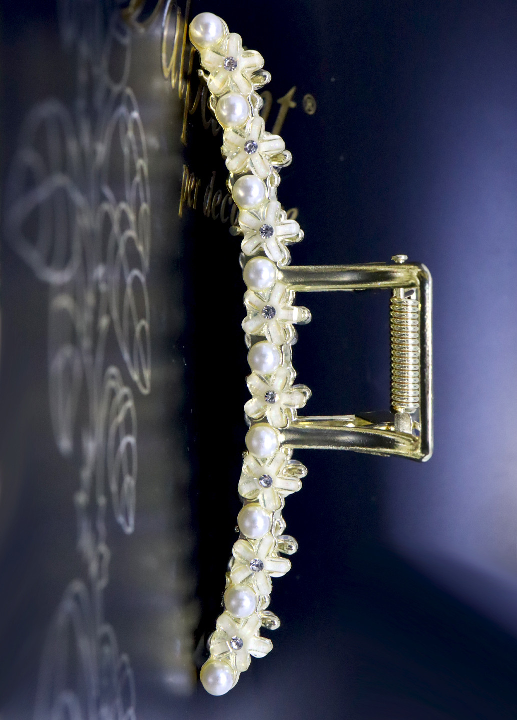 Заколка краб для волосся "White Fowers",золотистй з білими квітами Анна Ясеницька (256442832)